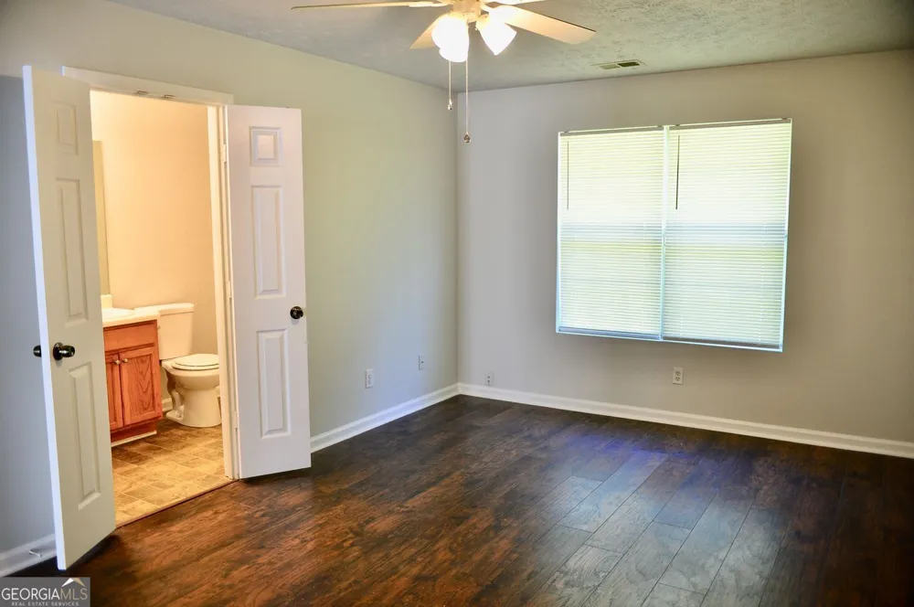4256 Viewpoint LN Ellenwood, GA 30294
