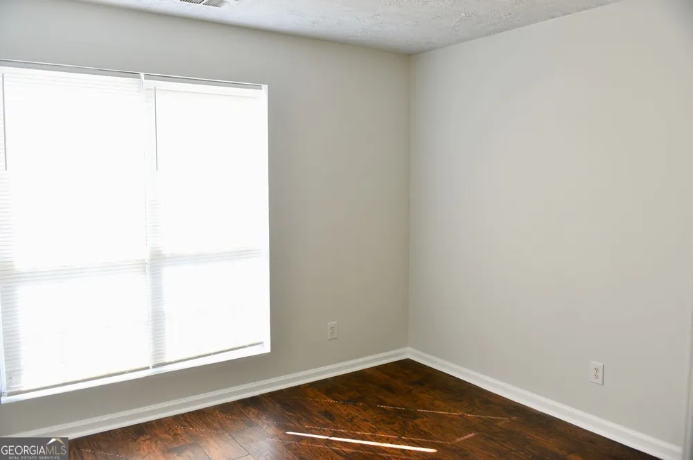 4256 Viewpoint LN Ellenwood, GA 30294