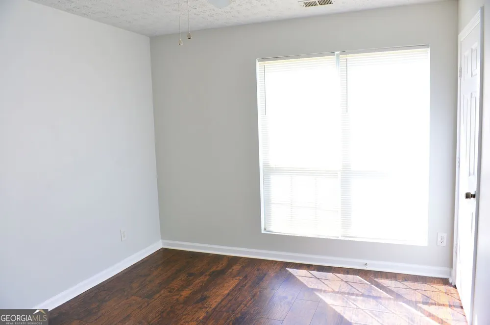 4256 Viewpoint LN Ellenwood, GA 30294