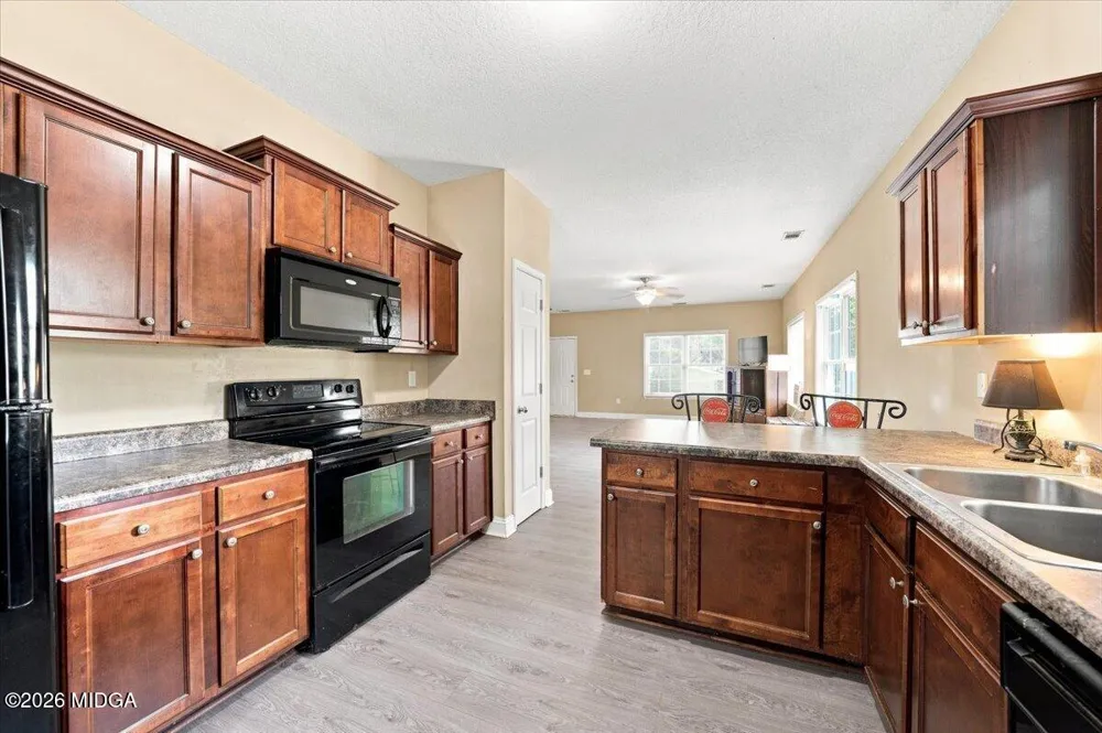 215 Hallie Lane Macon, GA 31211