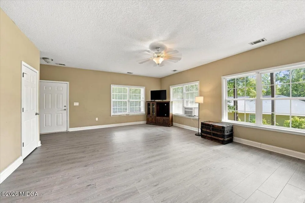 215 Hallie Lane Macon, GA 31211