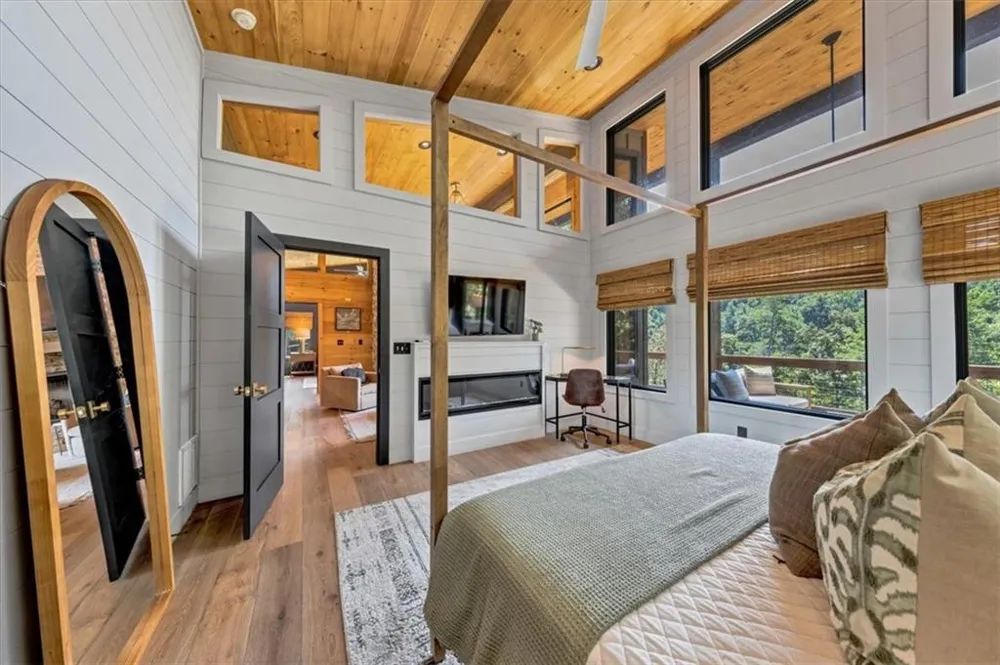 161 River Rock Lane Blue Ridge, GA 30513