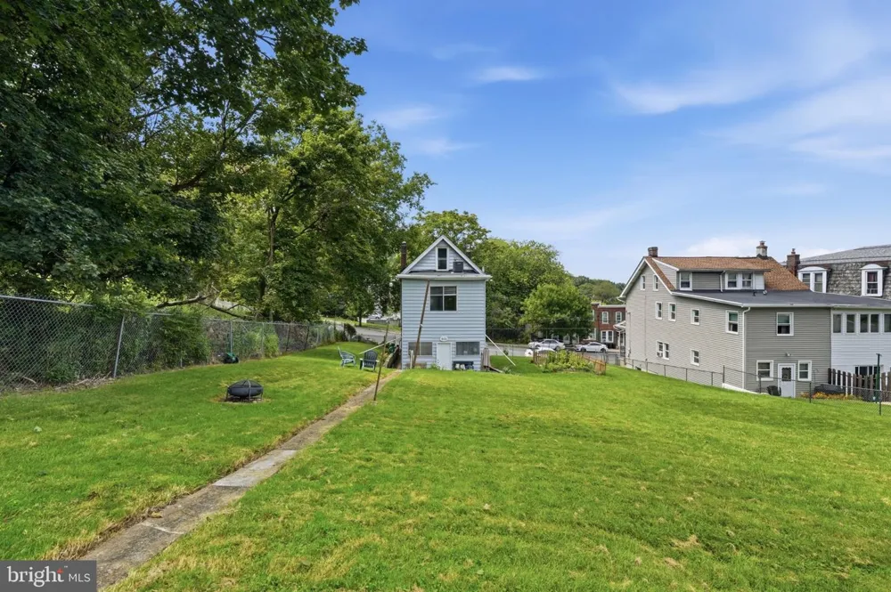 809 HAYES STREET Bethlehem, PA 18015