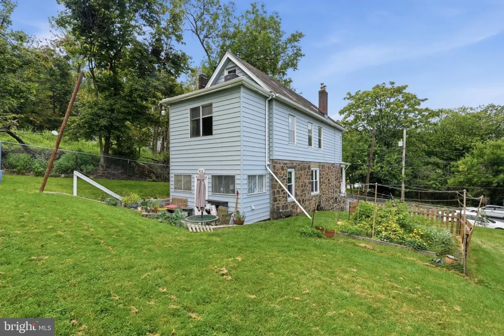 809 HAYES STREET Bethlehem, PA 18015
