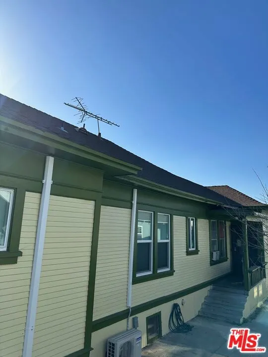 1475 W 28th Street Los Angeles, CA 90007