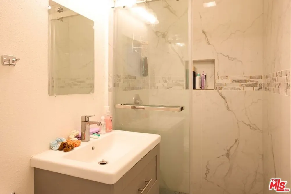 1475 W 28th Street Los Angeles, CA 90007