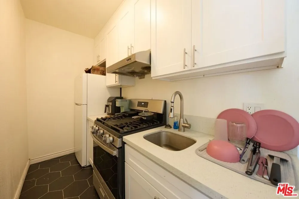 1475 W 28th Street Los Angeles, CA 90007