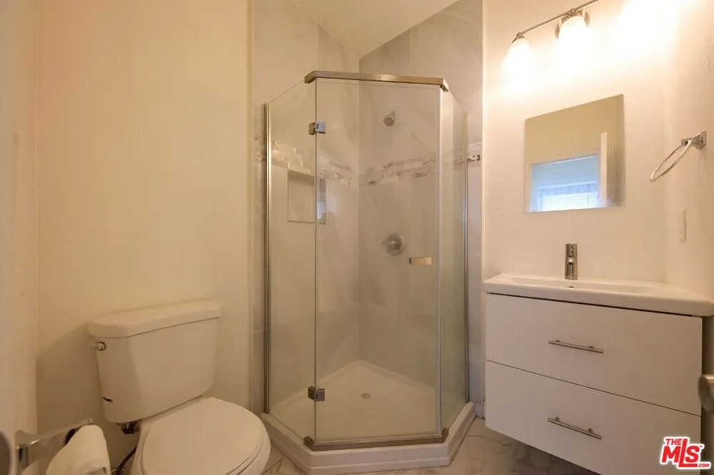 1475 W 28th Street Los Angeles, CA 90007