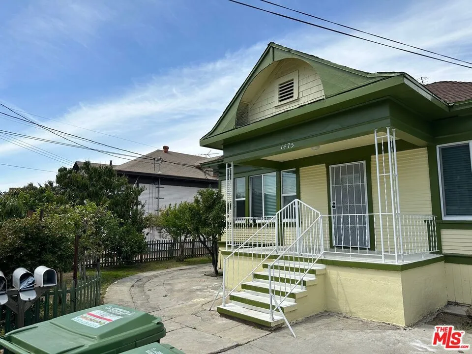 1475 W 28th Street Los Angeles, CA 90007