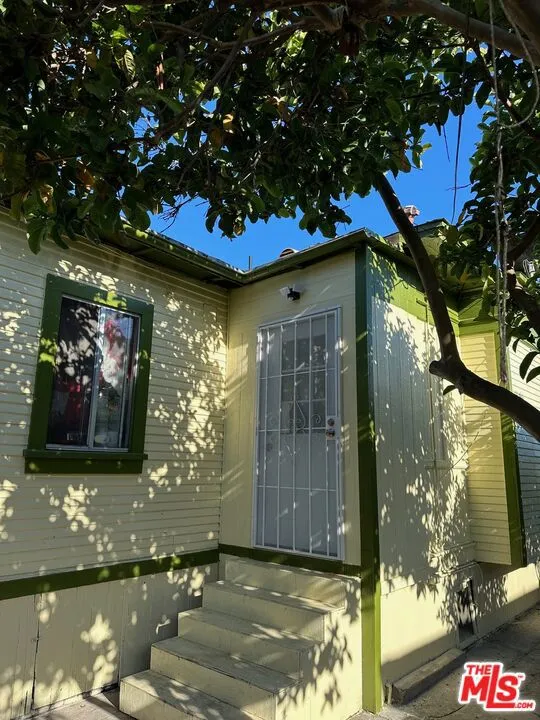 1475 W 28th Street Los Angeles, CA 90007