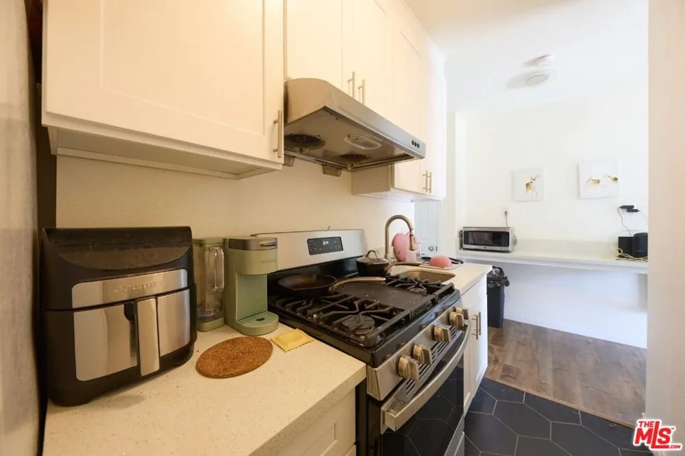 1475 W 28th Street Los Angeles, CA 90007
