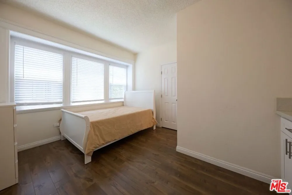 1475 W 28th Street Los Angeles, CA 90007