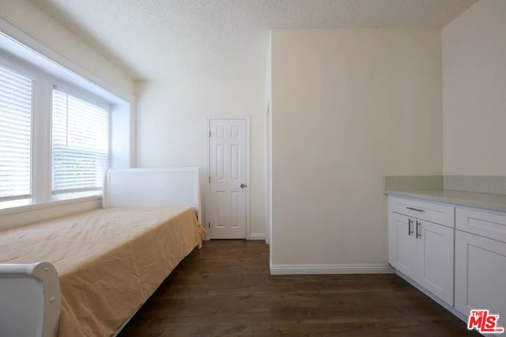 1475 W 28th Street Los Angeles, CA 90007