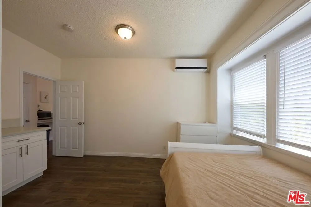 1475 W 28th Street Los Angeles, CA 90007