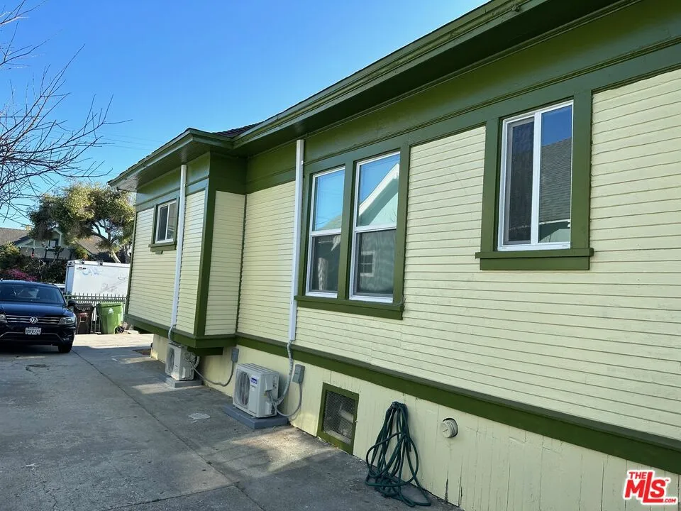 1475 W 28th Street Los Angeles, CA 90007