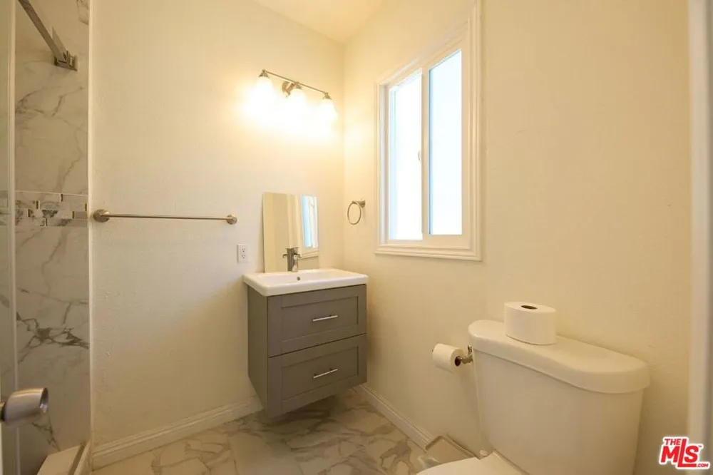 1475 W 28th Street Los Angeles, CA 90007