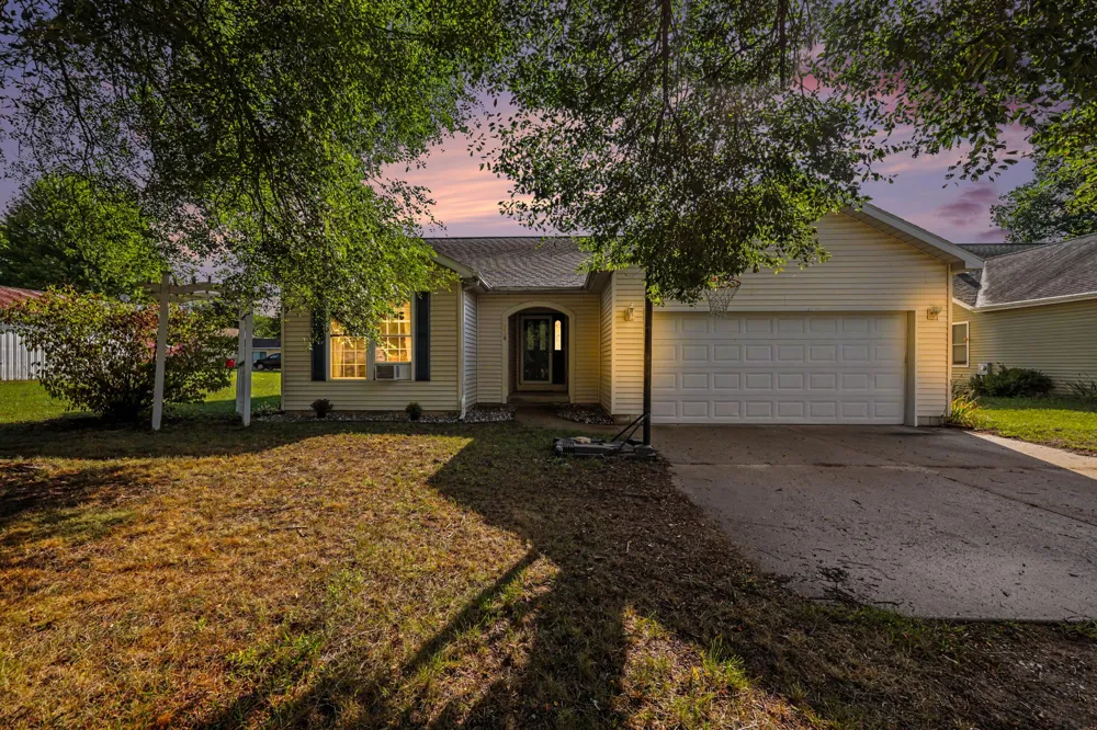 338 Maple Street Newaygo, MI 49337