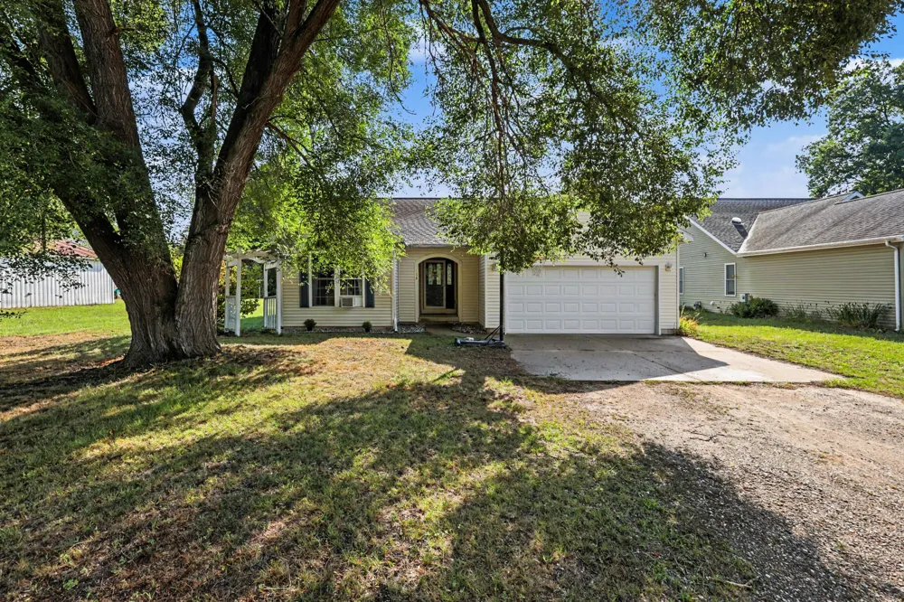 338 Maple Street Newaygo, MI 49337
