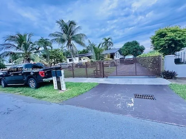 3300 SW 80th Ave #2 Miami, FL 33155