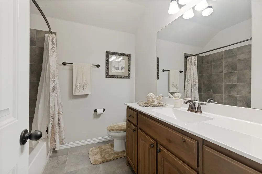 110 High Ridge Court Decatur, TX 76234
