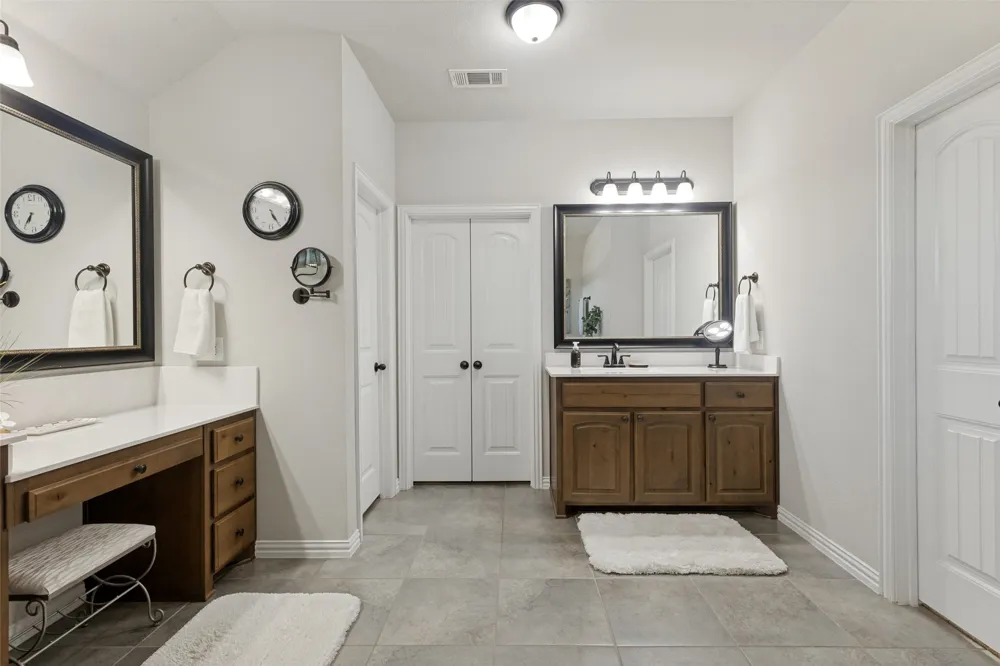 110 High Ridge Court Decatur, TX 76234