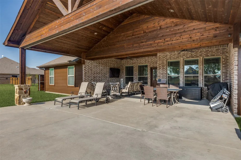 110 High Ridge Court Decatur, TX 76234