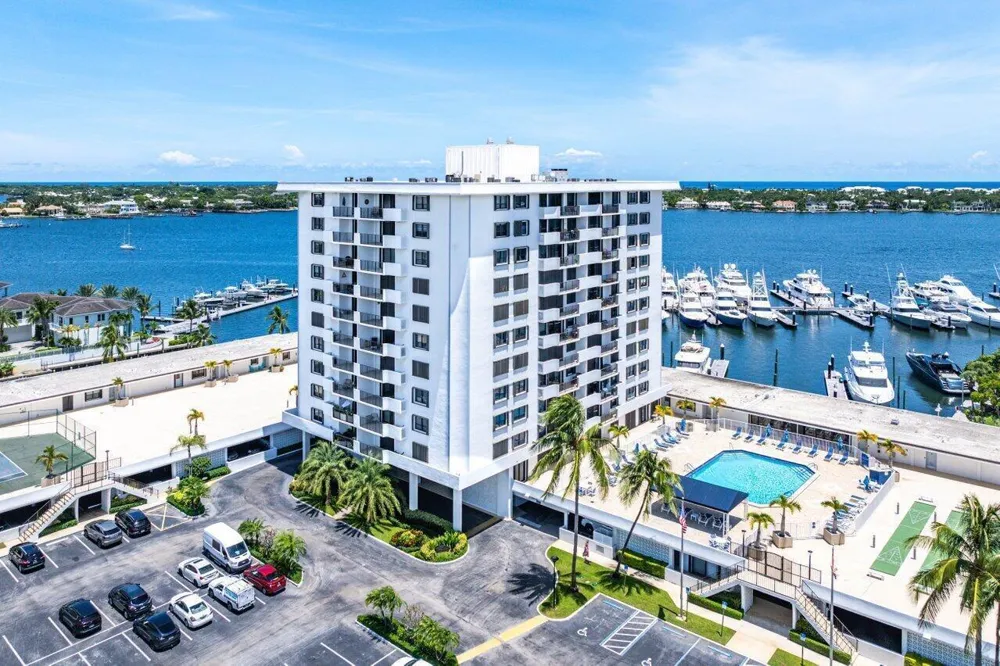 1208 Marine Way #506 North Palm Beach, FL 33408