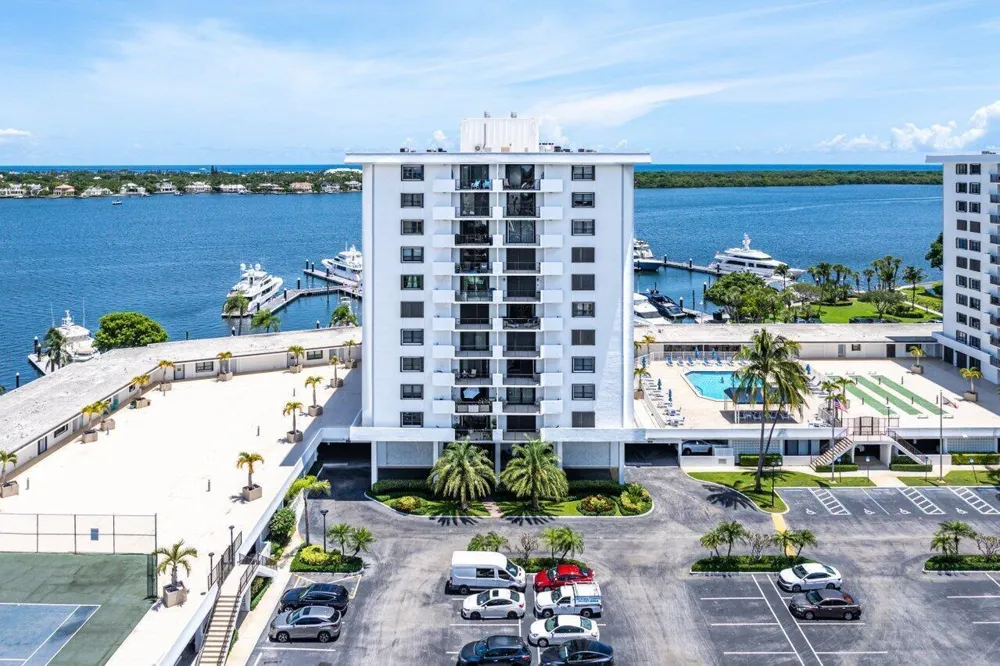 1208 Marine Way #506 North Palm Beach, FL 33408