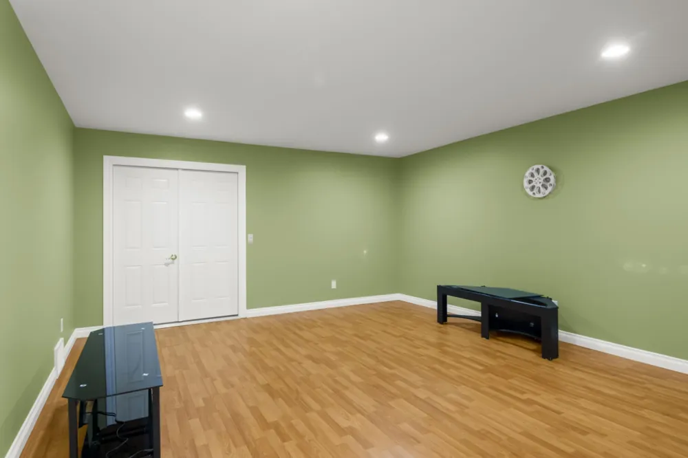 859 Shamrock Lane East Bay Township, MI 49696