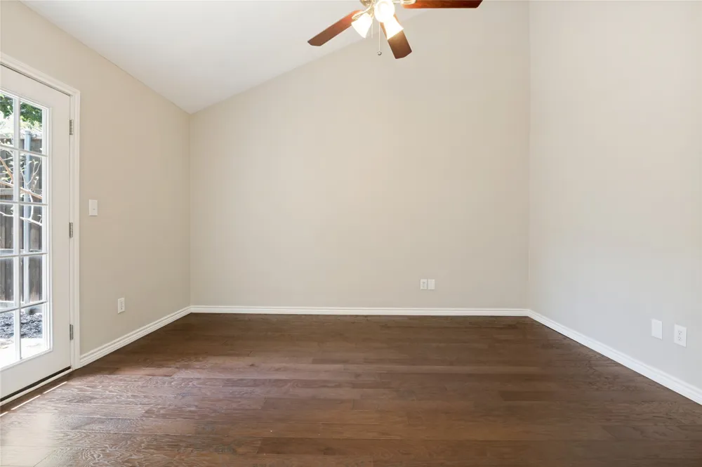 2702 Duval Drive Dallas, TX 75211