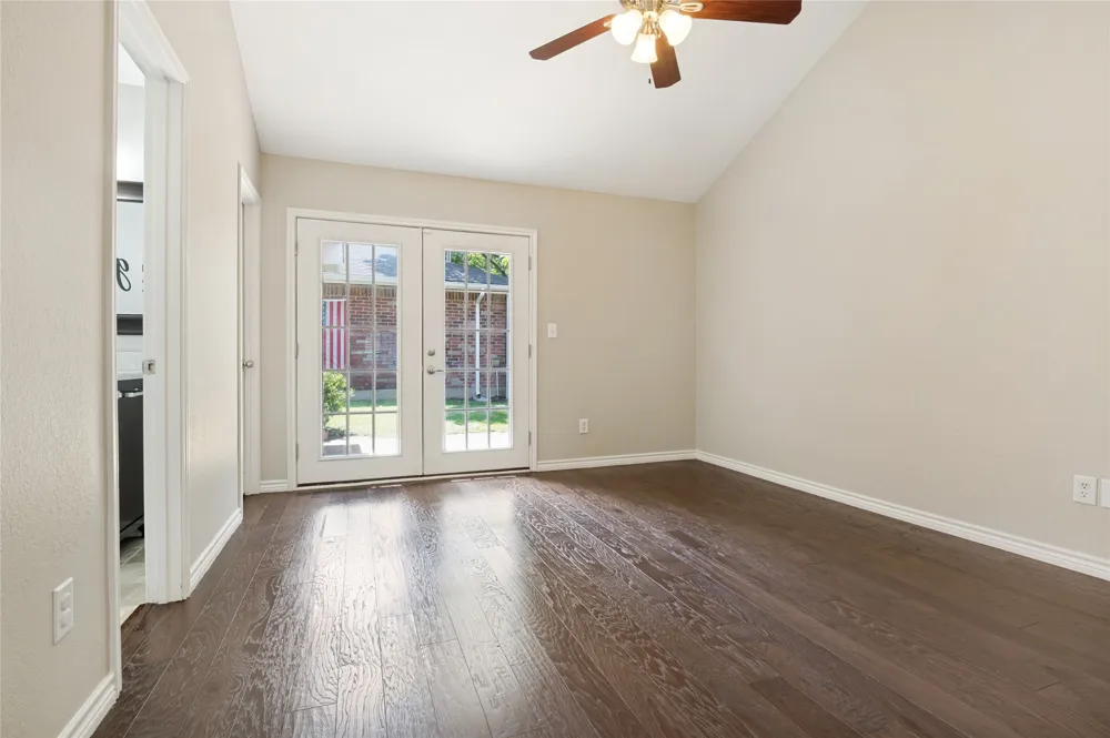 2702 Duval Drive Dallas, TX 75211
