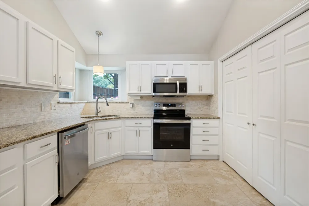 2702 Duval Drive Dallas, TX 75211