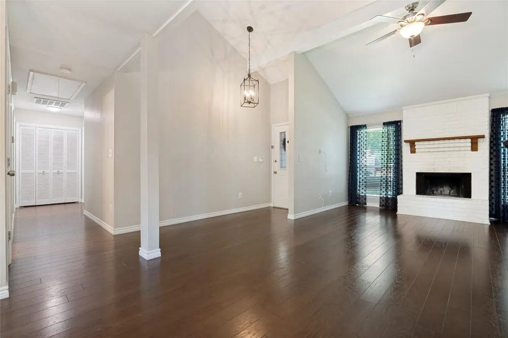 2702 Duval Drive Dallas, TX 75211