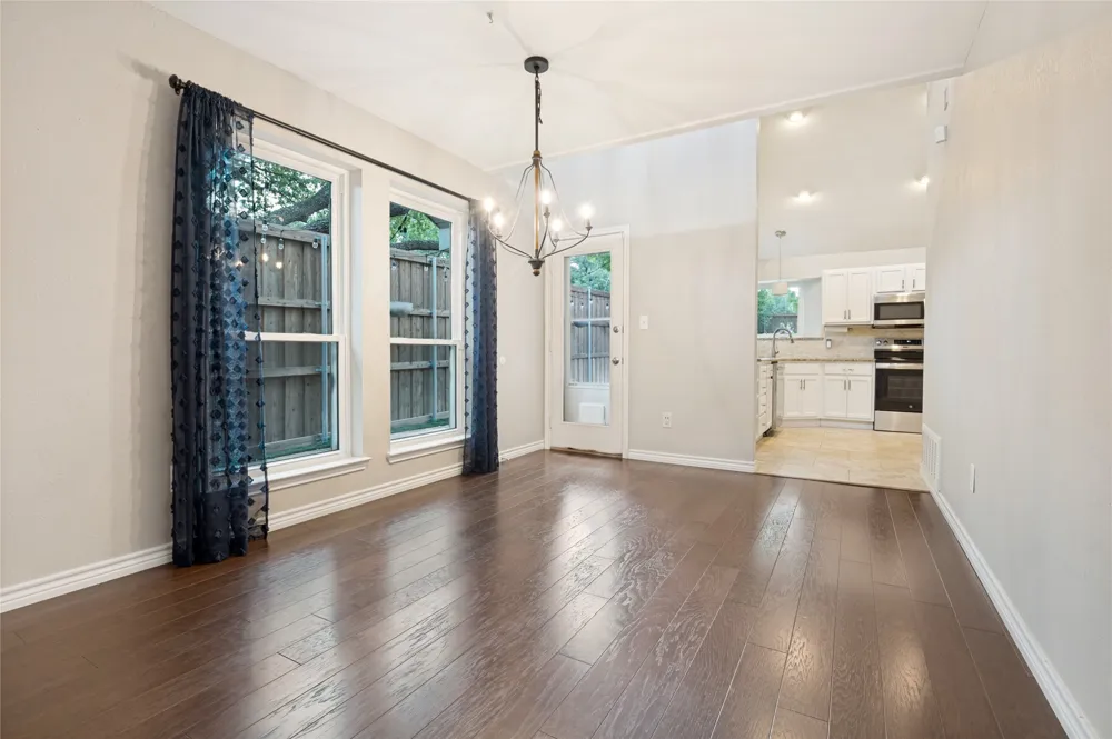 2702 Duval Drive Dallas, TX 75211