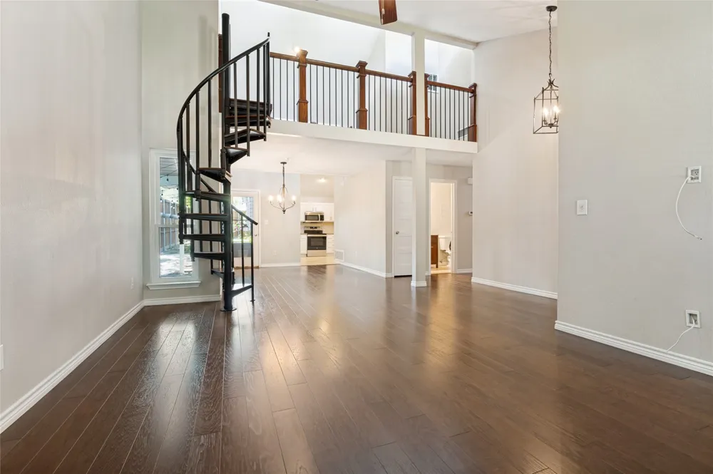2702 Duval Drive Dallas, TX 75211