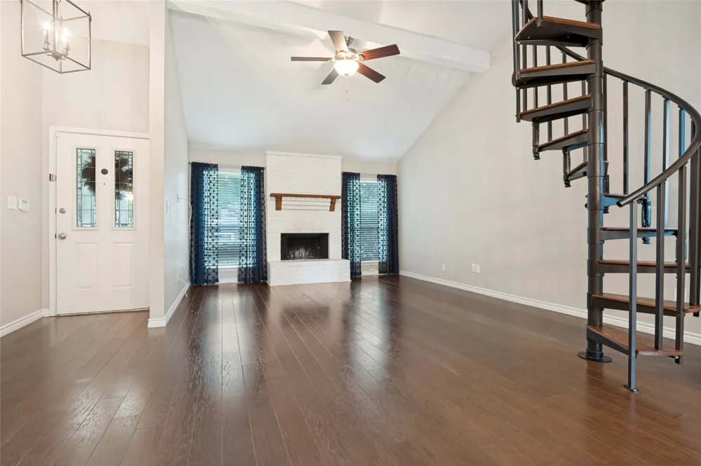2702 Duval Drive Dallas, TX 75211