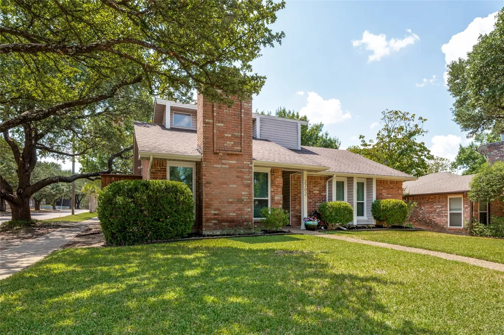 2702 Duval Drive Dallas, TX 75211