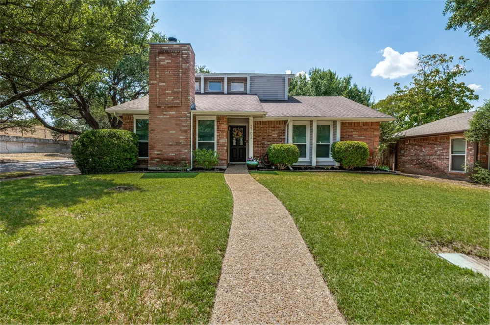2702 Duval Drive Dallas, TX 75211