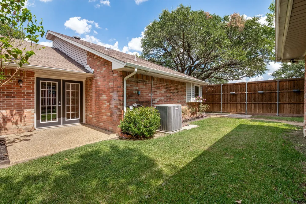 2702 Duval Drive Dallas, TX 75211