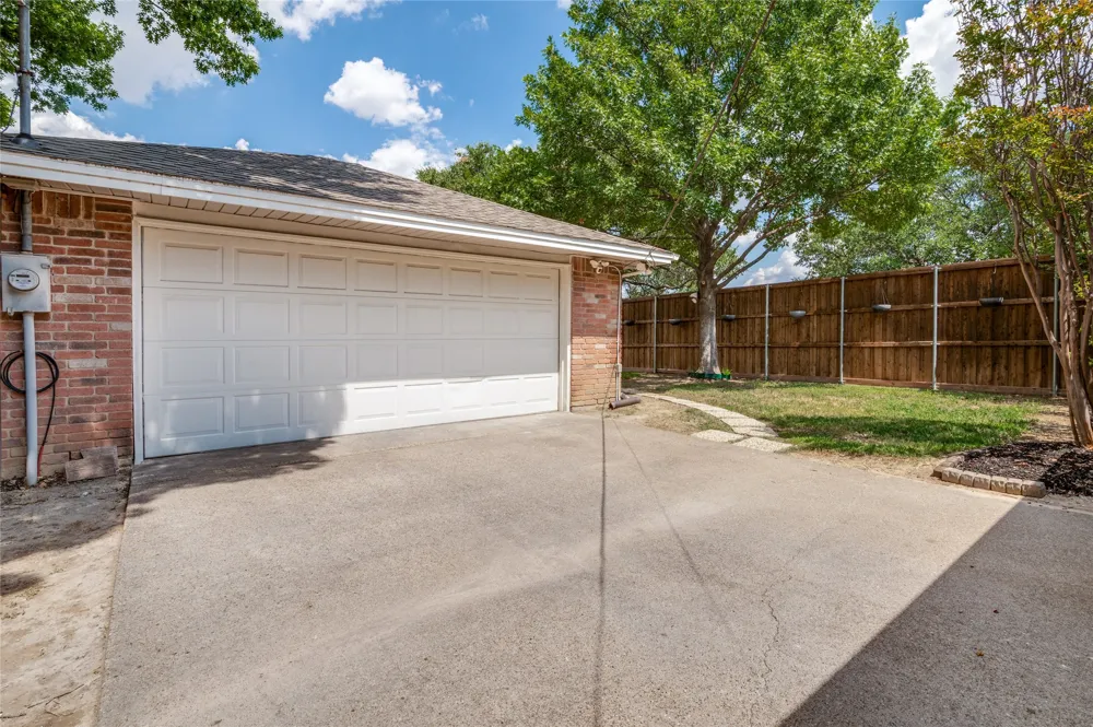 2702 Duval Drive Dallas, TX 75211