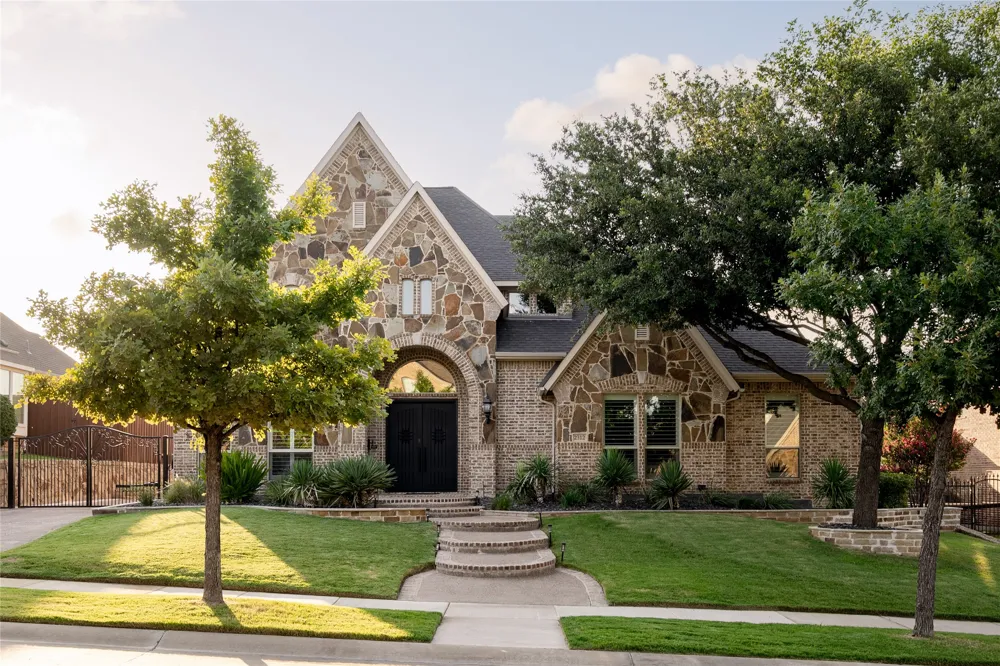 2312 Maidens Castle Drive Lewisville, TX 75056
