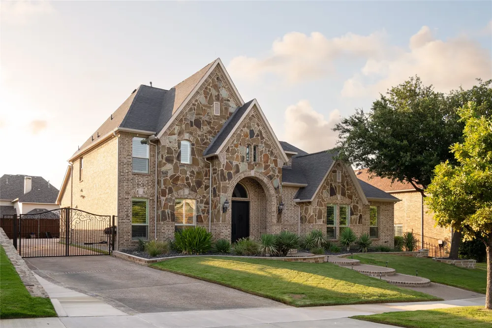 2312 Maidens Castle Drive Lewisville, TX 75056