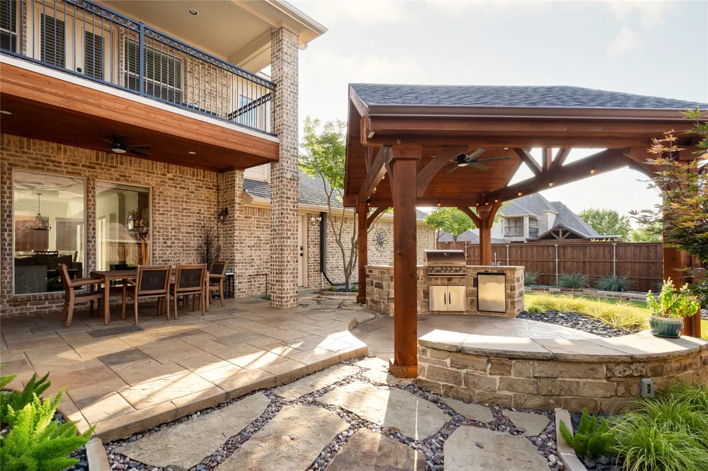 2312 Maidens Castle Drive Lewisville, TX 75056