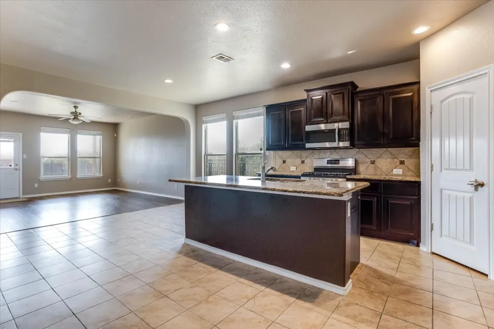 145 Hidden Creek Court Saginaw, TX 76131