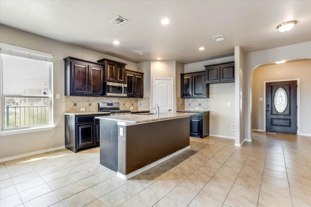 145 Hidden Creek Court Saginaw, TX 76131