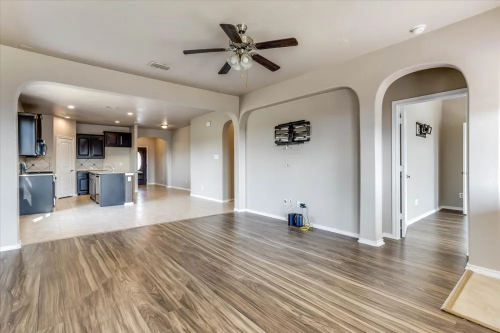 145 Hidden Creek Court Saginaw, TX 76131
