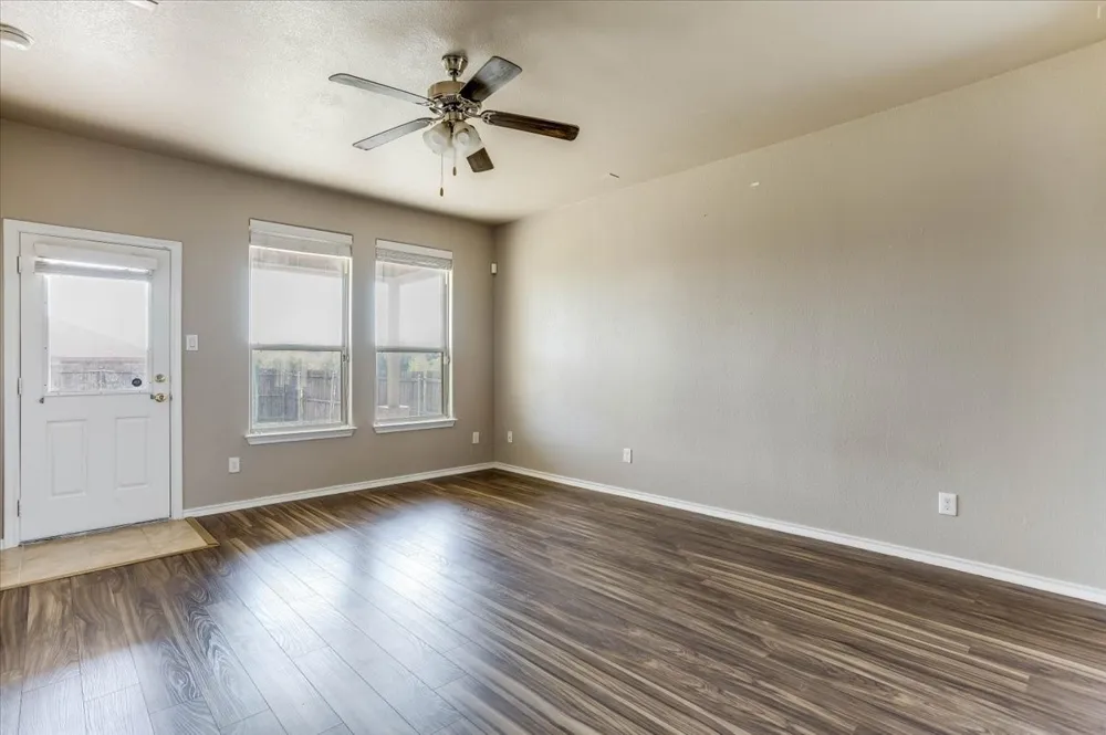 145 Hidden Creek Court Saginaw, TX 76131