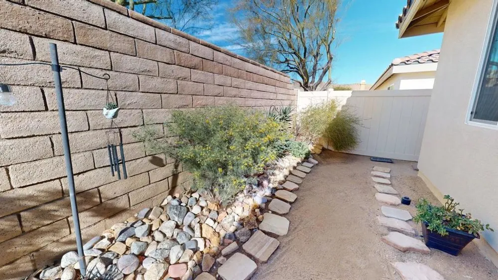7379 Via Real Lane Yucca Valley, CA 92284