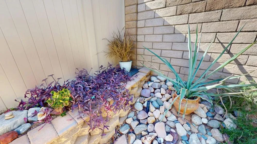7379 Via Real Lane Yucca Valley, CA 92284