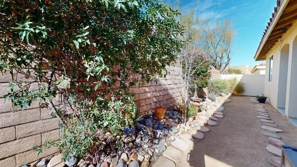 7379 Via Real Lane Yucca Valley, CA 92284